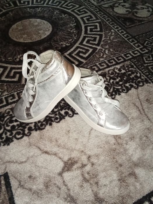 Ботинки для девочек.