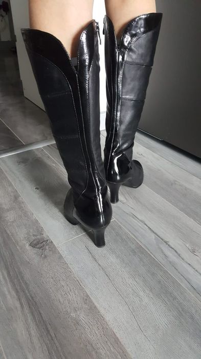 Продам демисезонные сапоги