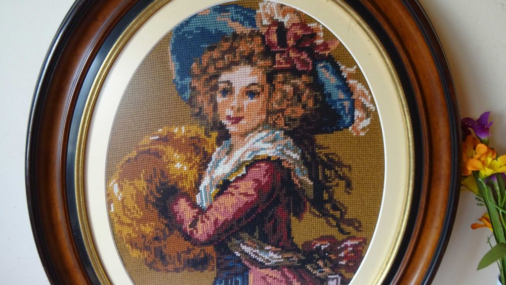 Гоблен  „Дама“,  едър бод, дебел конец, със стъкло и паспарту.