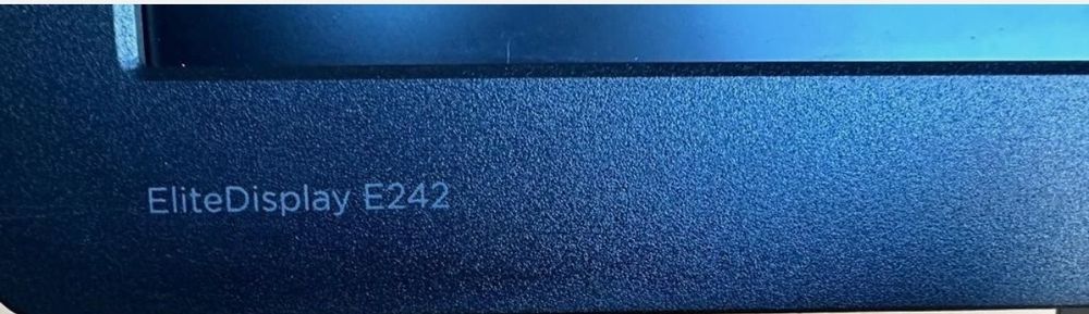 HP EliteDisplay E242 24" IPS – като нов, много запазен
