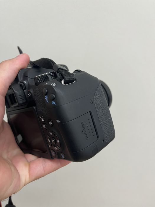 Canon 800d продам