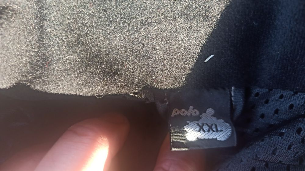 Vând geaca Polo Pharao