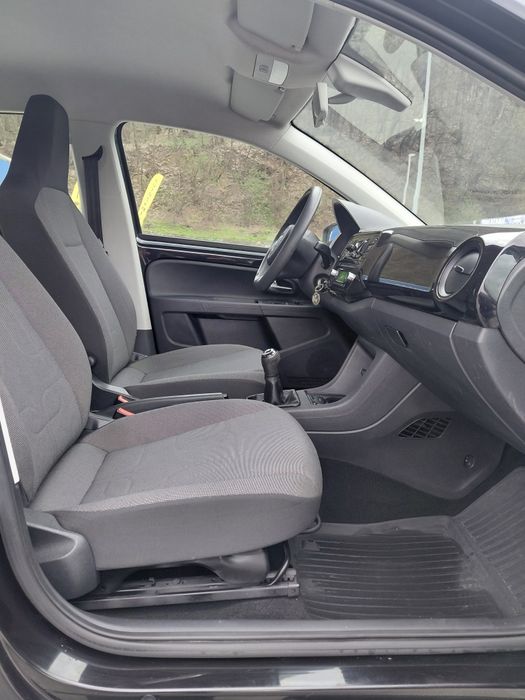 Vw Up 1000 benzina an 2014 euro 5 Km 132000  Clima funcțională!