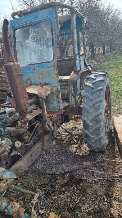 Traktor prasep sotiladi