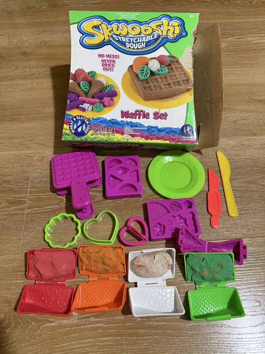 Кинетический песок набор с формачка и песок 4 цвета. Отличный.