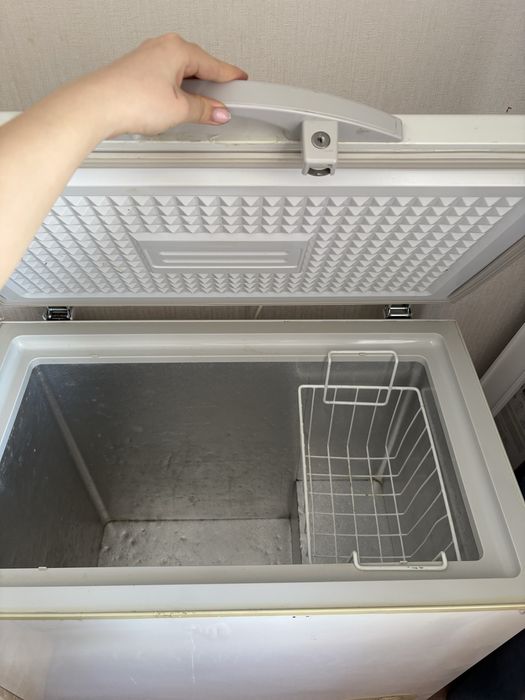 Продам морозильник