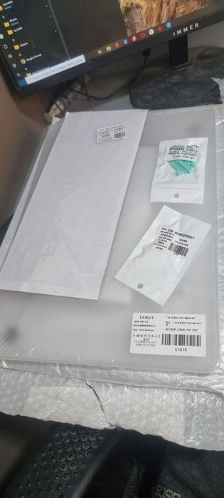 Macbok Ari 15 va 13pro  zashitnik oynalari