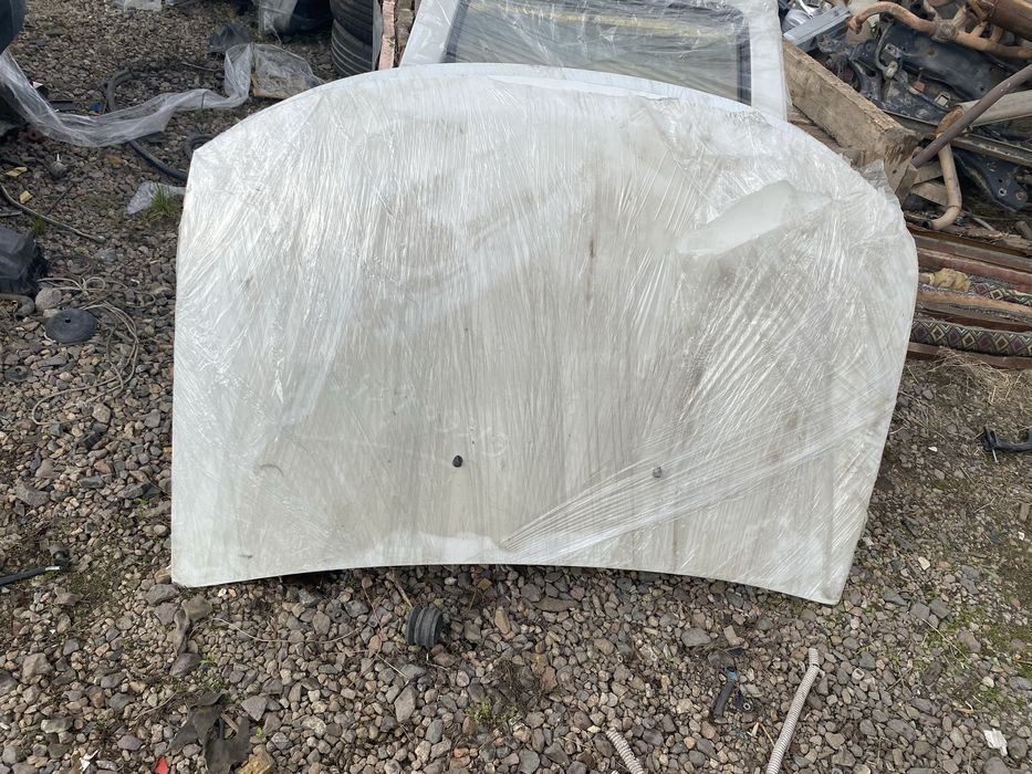 Капот на Рено Дастер Renault Duster