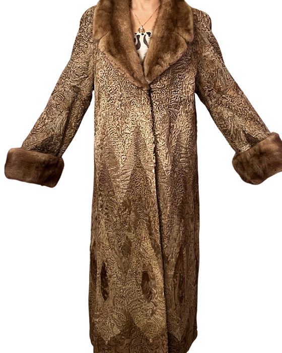 Шуба из каракульчи и норки