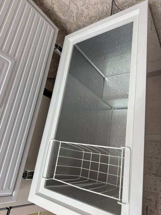 Продам морозильник Almacom