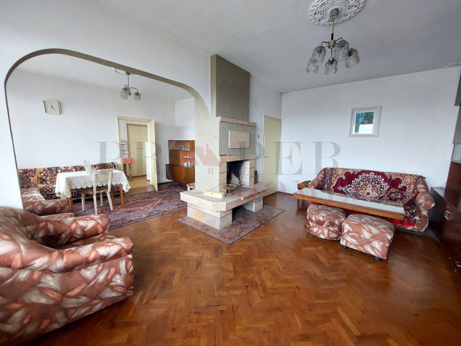 Четиристаен Апартамент с Гараж и Студио