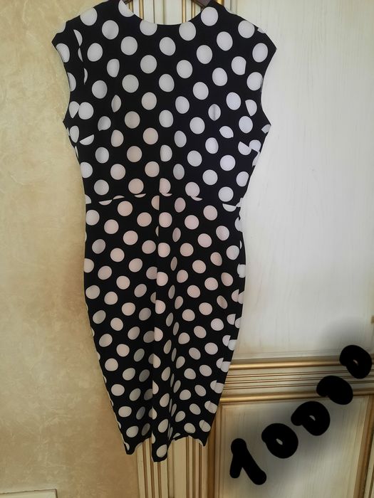 Продам платья и костюмы