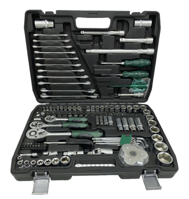 Набор инструментов 121 предмета в кейсе