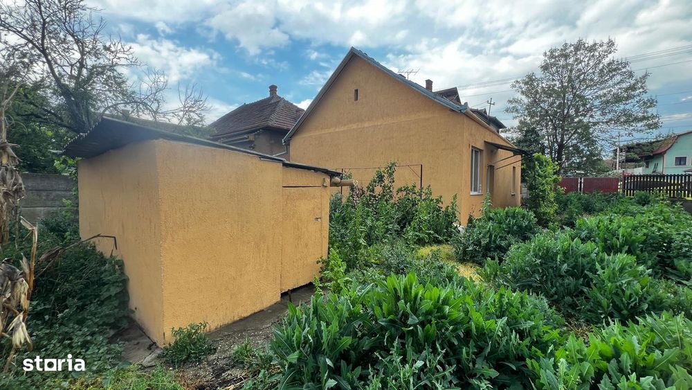 Casa modesta cu teren in zona Jysk Carei