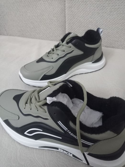 Кроссовки с начесом 41 размер