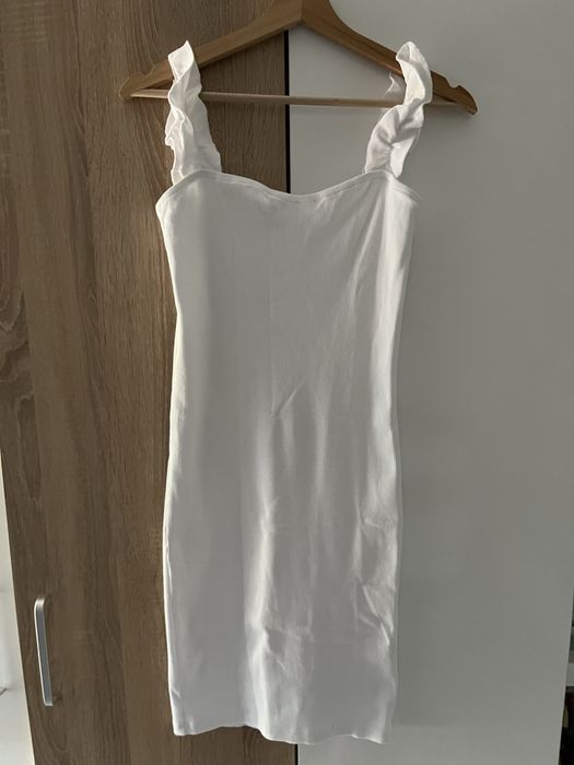 Бяла рокля – размер S, до коляното