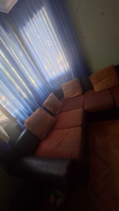 Продавам  кожен ъглов диван