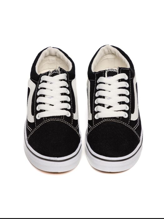 Мужские кеды
Варианты цветов:Темный , темно-синий , тёмно-голубой