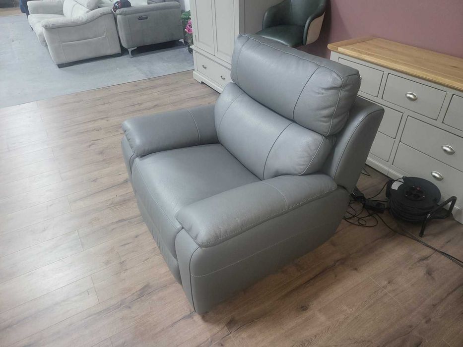 Сив кожен фотьойл с електрически релаксиращ механизъм