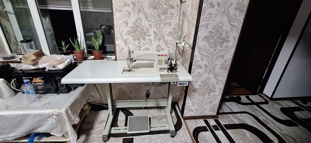 Швейная машинка машинка