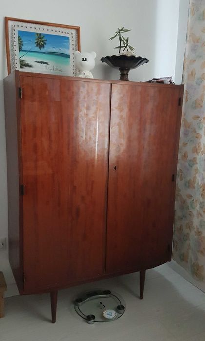 Продам сервант комплект