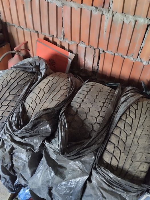 продам резину 225/65/17