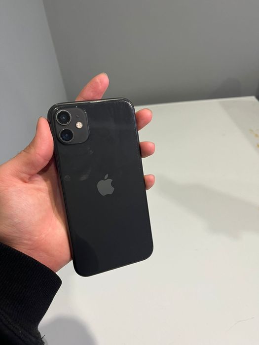 Продам айфон 11 128