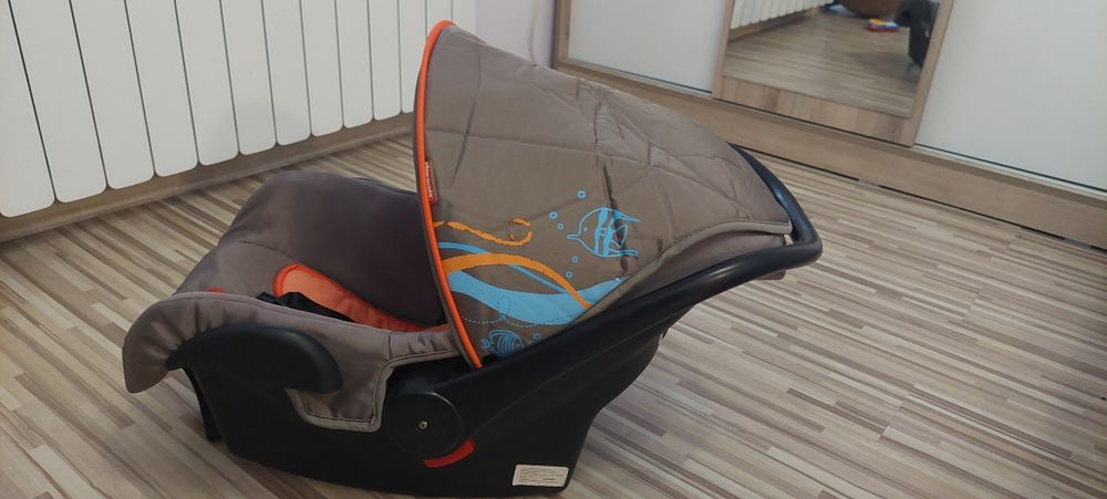 Столче за кола 0-13 кг.+ подложка лорели