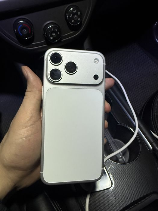 iPhone 17 pro max silver esim