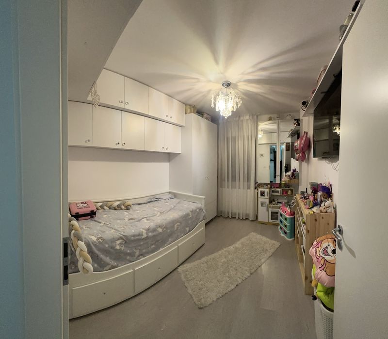 Vând apartament (case însiruite) direct proprietar