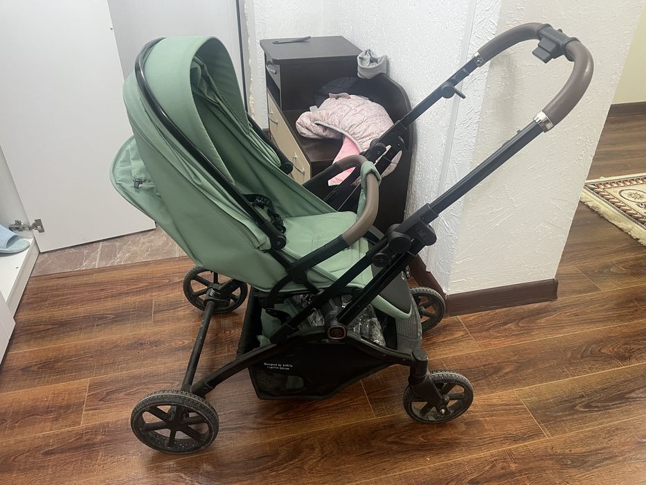 Продам каляску 45000