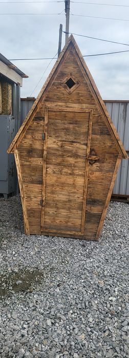 Уличный тулает и душ.