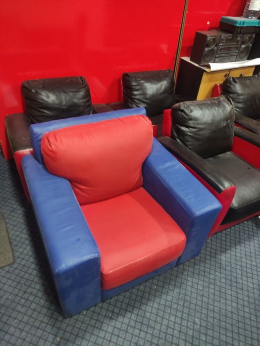 Продам мягкие кресла