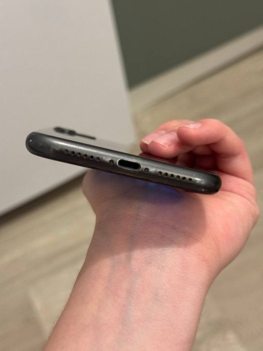 Продам IPhone 11