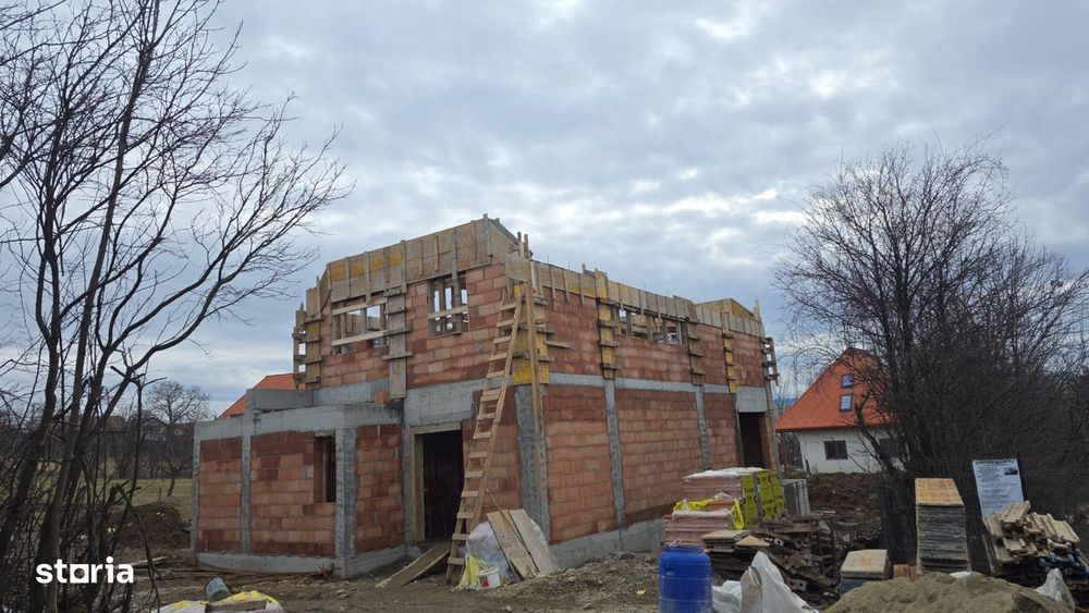 Casa individuala,Salicea,zona centrala,5 camere,teren 1100mp