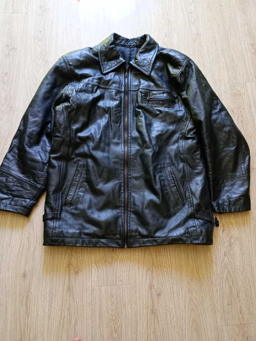 Vând doua geci de piele