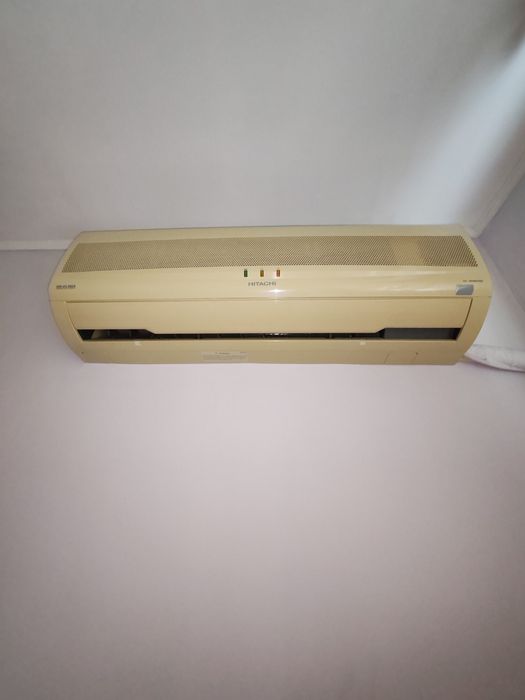Климатик Hitachi