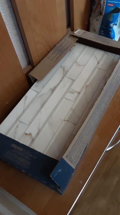 Плитка облицовочная керамическая  остаток 8шт. 50×25