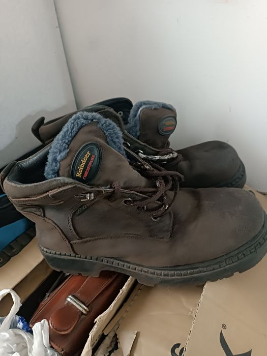 Срочна продам зимний ботинки