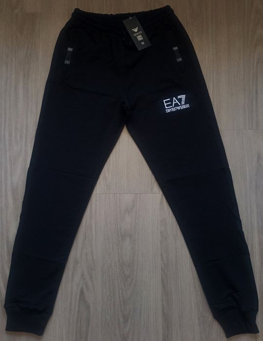 Мъжки спортни панталони Armani, Lacoste