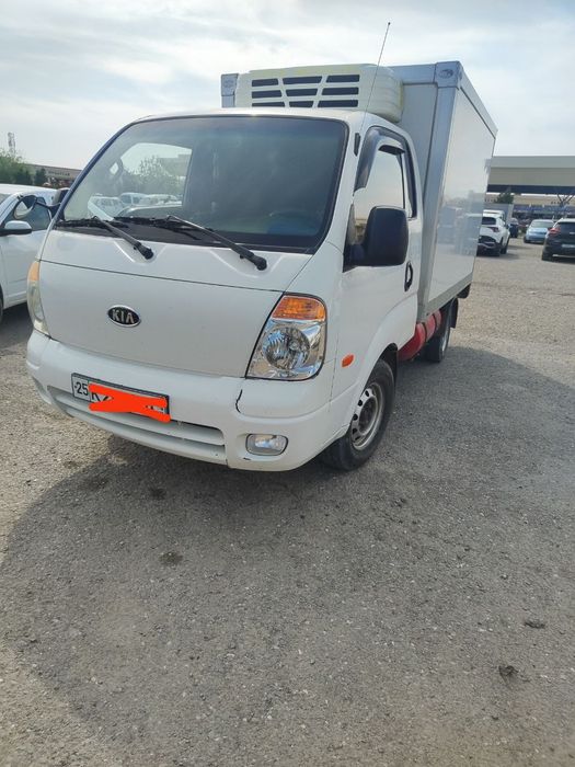 Kia bongo 3 sotiladi