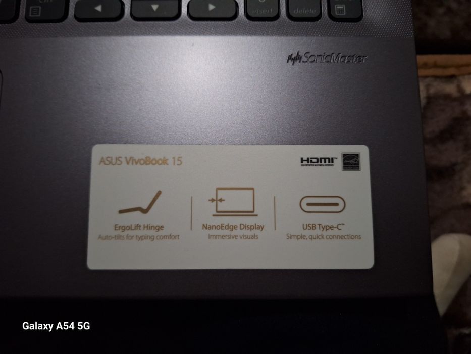 Vând laptop Asus vivobook