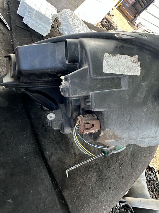 Фар фарове Fiat 500 L ляв и десен оригинални здрави