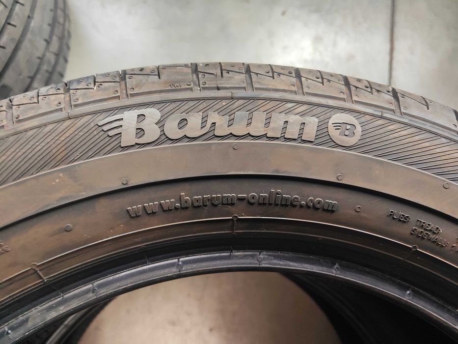 2бр.летни гуми 215/60/17C Barum