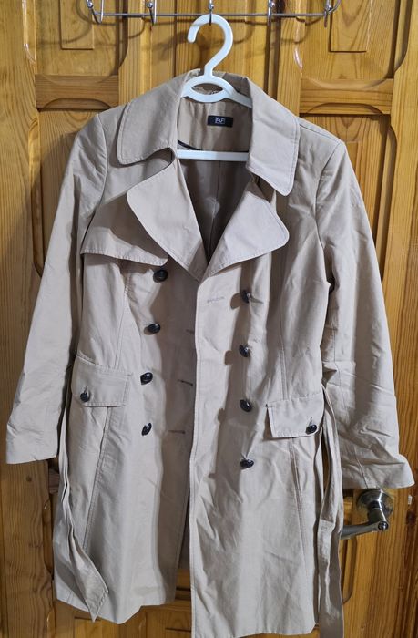 Стильный плащ б/у в отличном состоянии