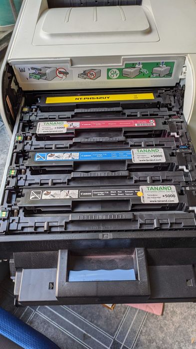 продавам Принтер HP Color LaserJet CP1215
