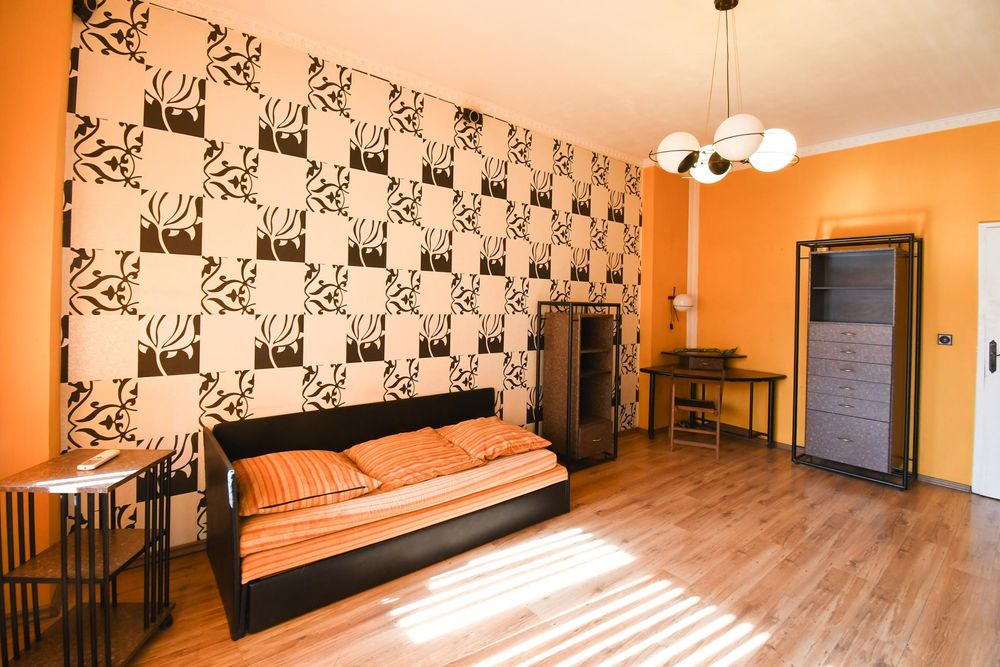 Дава се под наем Тристаен апартамент в София, Център - 135 кв.м за 796.62 € - Снимка #9