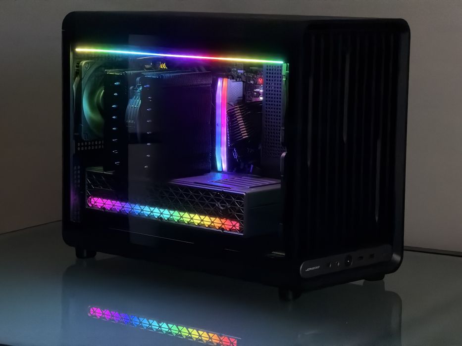 PC Super Silentios, Noctua, NITRO+ RX 9070, 32GB DDR5-6000 RGB ,1TB SSD, ROG X670E GENE, 7800X3D, Jonsbo D33