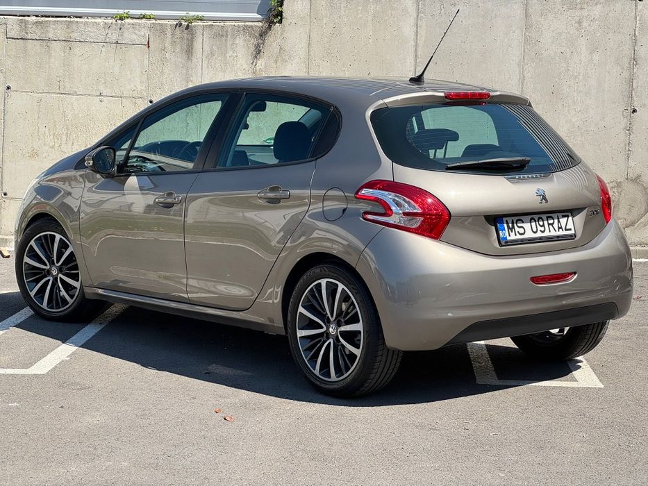 Peugeot 208 an 2012