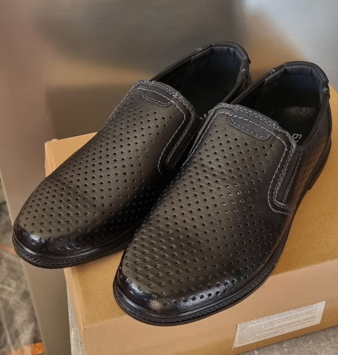 Продам туфли для мальчика